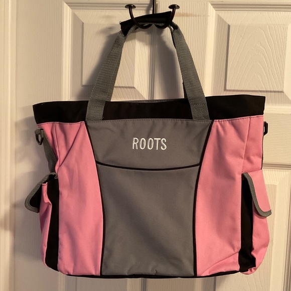 Roots - Gym Bag - Beach Tote - Pink and Grey - NWOT - Picture 9 of 13